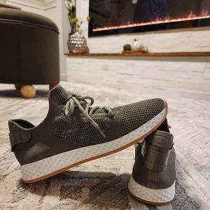 NWT comfy lightweight sneakers 👟